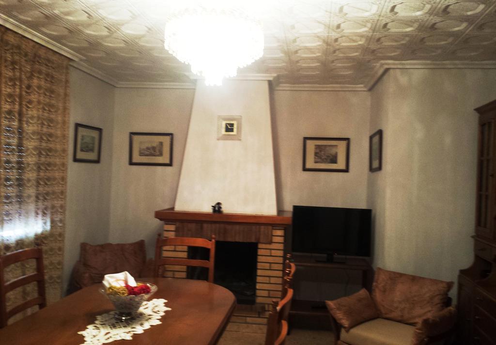 Hostal Rural Casa Castro Alberuela de la Liena Room photo