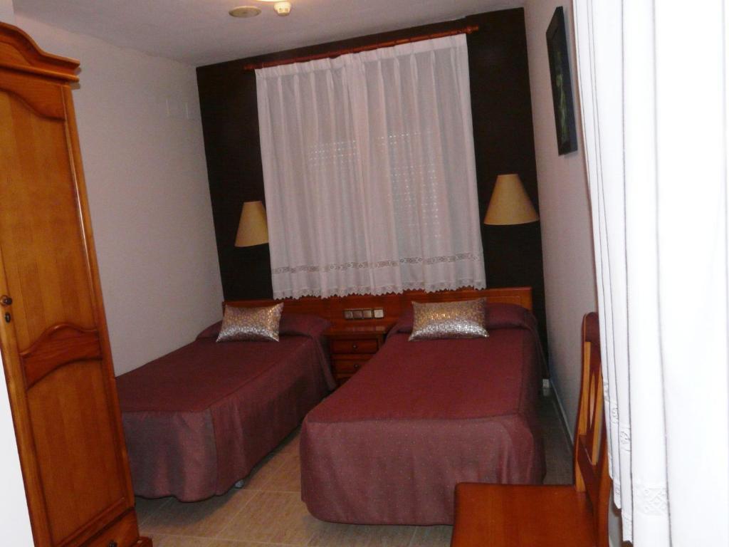Hostal Rural Casa Castro Alberuela de la Liena Room photo