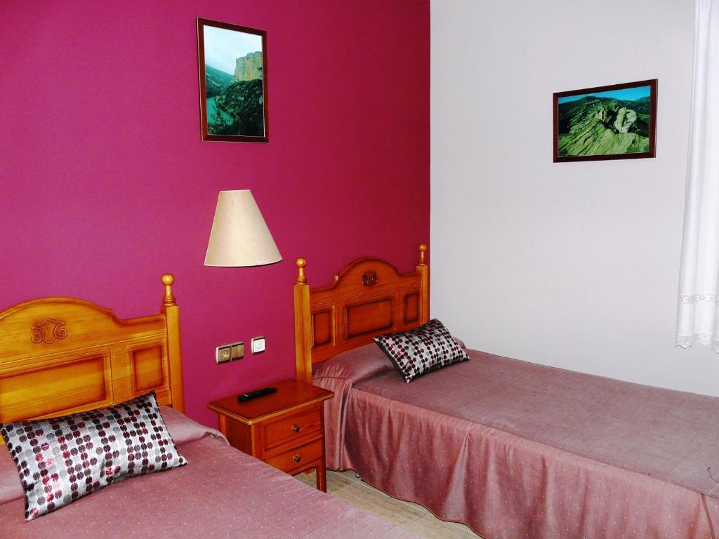 Hostal Rural Casa Castro Alberuela de la Liena Exterior photo
